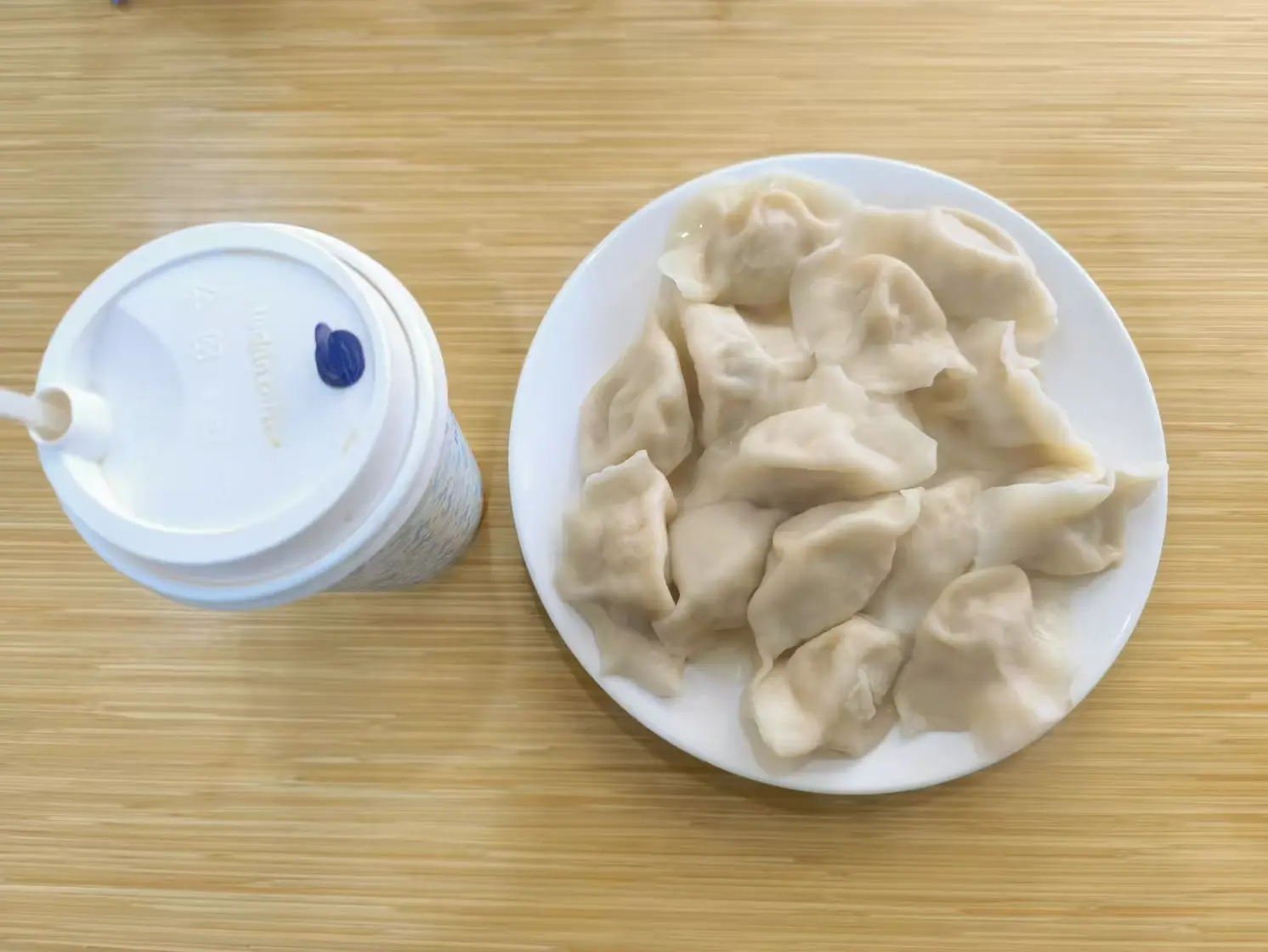 在二食堂(笑)吃的冬至饺子,还有瑞幸